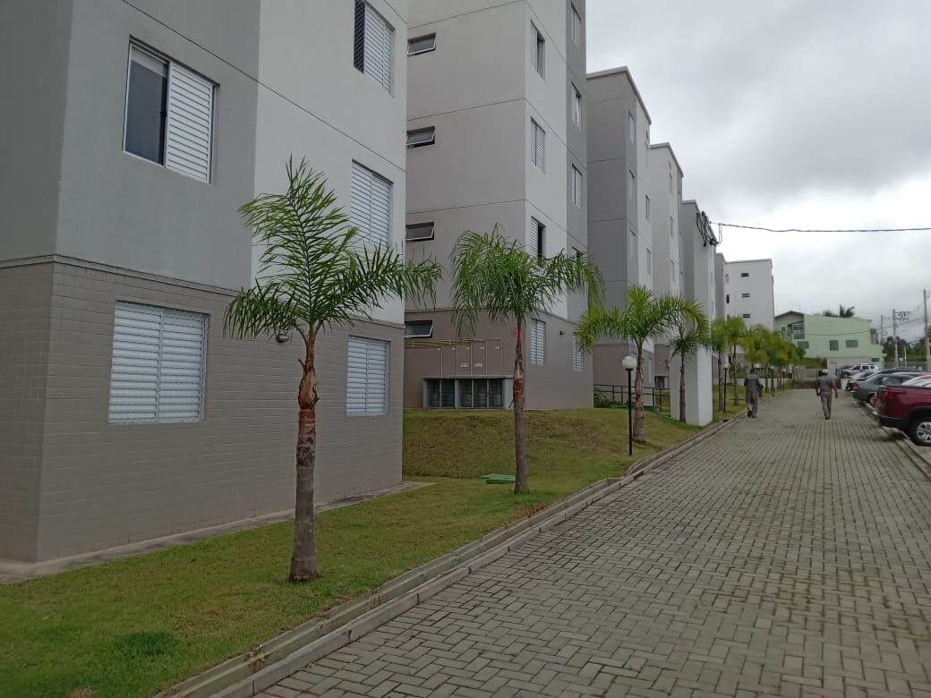 Antes e depois de corte de grama em Perdizes