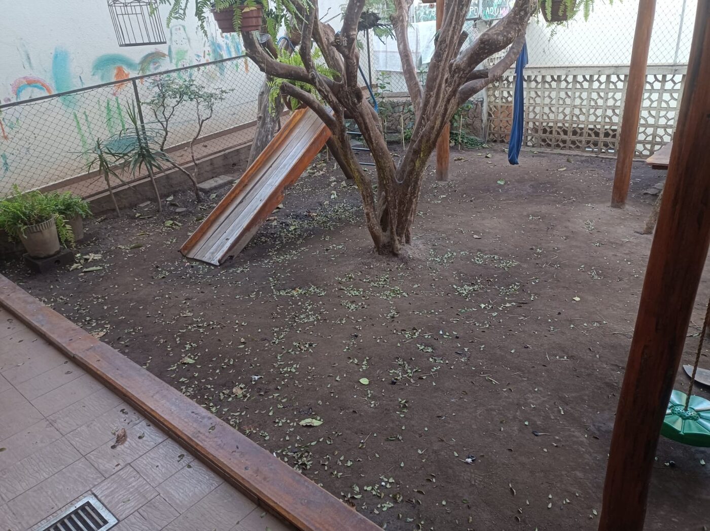 Equipe fazendo reforma de jardim na Mooca